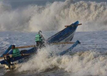 Awas Gelombang Tinggi 4 Meter di Perairan Indonesia!