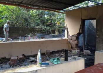 Foto: Ledakan Terjadi di Kuil, 154 Orang Luka-luka 2