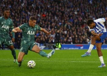 Liga Inggris: MU Imbangi Aston Villa, Tottenham Kalah Tragis