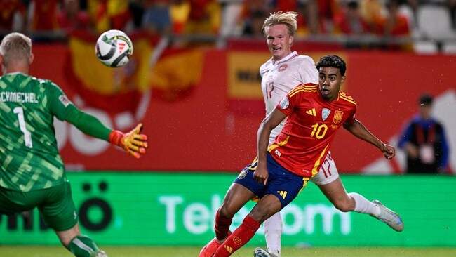 Foto: Lamine Yamal menjadi salah satu motor serangan Spanyol dalam laga melawan Denmark.
