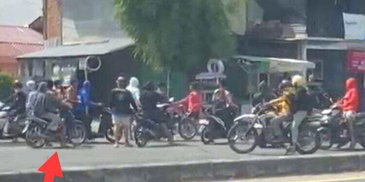 Foto: Tawuran di Sunggal.