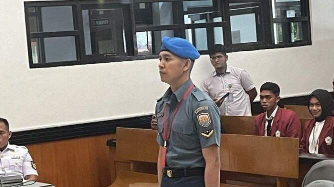 Foto: Sidang vonis Serda Adan Aryan Marsal terkait pembunuhan terhadap Iwan Sutrisman Telaumbanua, casis Bintara TNI AL asal Nias.