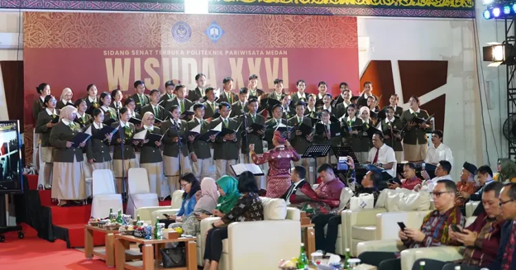 Foto: Poltekpar Medan menghasilkan 444 lulusan alumni atau Sumber Daya Manusia (SDM) yang diwisuda di Dome Serbaguna Poltekpar Medan pada tanggal 9 Oktober 2024.(Dok:Poltekpar Medan)