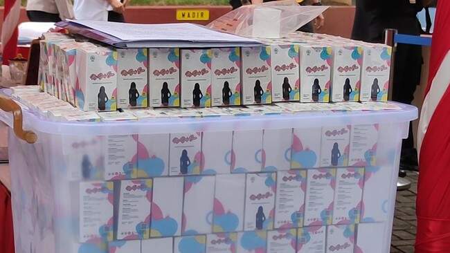 Foto: Kosmetik dan obat pelangsing berbahaya yang disita Polda Sulsel dan BPOM Makassar.
