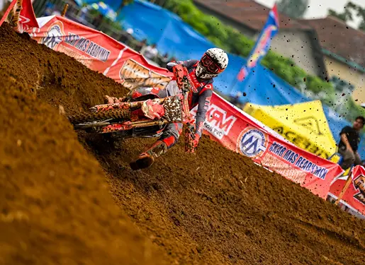 Foto: Crosser binaan PT Astra Honda Motor (AHM) M. Arsenio Algifari berhasil meraih dua podium pada ajang kompetisi Kejuaraan Nasional (Kejurnas) Motocross Grasstrack 2024 kelas MX2 seri ketiga (15-17/11). (Istimewa)