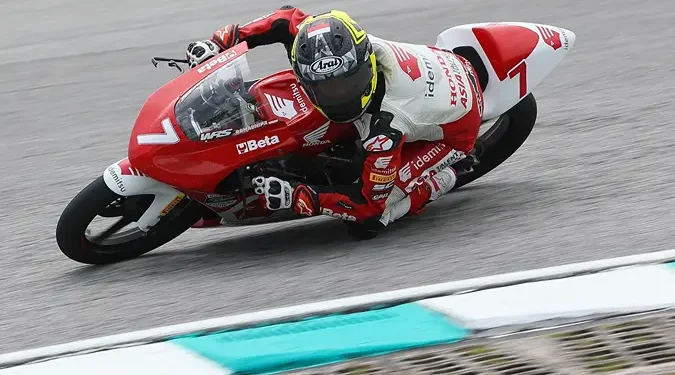 Pebalap binaan Astra Honda Motor (AHM) Muhammad Kiandra Ramadhipa siap melesat kencang untuk meraih podium pada balapan yang akan digelar akhir pekan ini di Sepang International Circuit, Malaysia (2-3/10).(Istimewa)