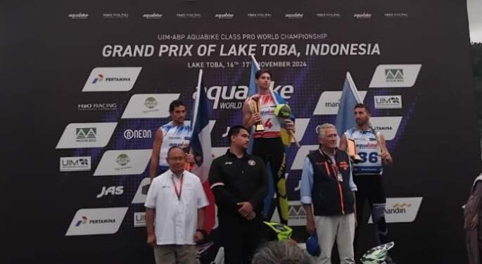 Foto: Samuel Johansson, pebalap asal Swedia menjadi yang tercepat diajang Runabout GP1 Slalom Parallel World Championsip, Minggu (17/11/24).