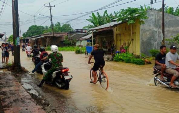 Foto: Banjir di Pasar 1 Umum Gang Sidorukun Klambir Lima Kebun.