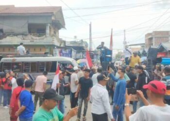 Ratusan Warga Asahan Demo Blokir Jalan, Ini Tuntutannya