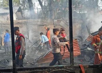 4 Rumah-Mobil di Karo Hangus Terbakar