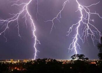 Cuaca Hari Ini: Awas Hujan Disertai Kilat-Angin Kencang