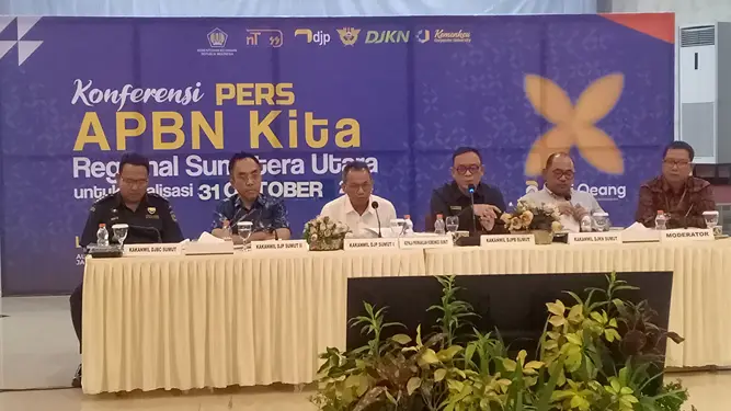 Foto: Konferensi Pers Realisasi APBN Kita Regional Sumatera Utara di Aula Sri Deli Gedung Keuangan Negara Medan Jalan. P. Diponegoro Medan, Kamis (21/11/2024).(Asiong/seputarsumut)
