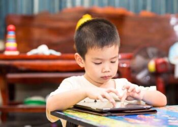 Psikolog: Orang Tua Harus Atur Jadwal Anak Main Pakai Gawai