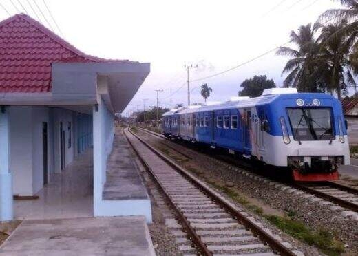 Jalur kereta api.