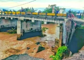 Jembatan Penghubung Hamparan Perak-Tandem Hulu Ambrol