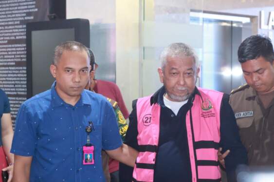 Foto: Kejagung langsung tahan eks Dirjen KA Prasetyo Buditjahjono.