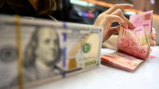 Nilai tukar rupiah dibuka menguat 0,12 persen ke posisi Rp15.852 per dolar AS di perdagangan pasar spot pada Jumat (29/11) pagi.