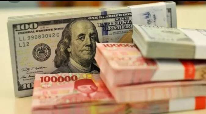 Foto: Nilai tukar rupiah dibuka melemah 0,31 persen ke posisi Rp15.930 per dolar AS pada Selasa (26/11).