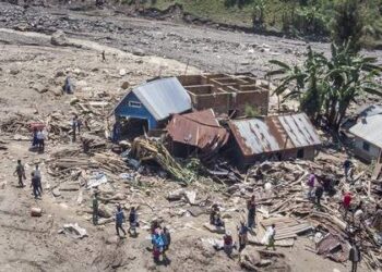 Tragis! Banjir-Longsor Hanyutkan Rumah, Ibu dan Tujuh Anaknya Tewas