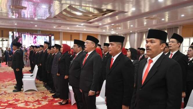 Foto: Pelantikan pejabat di Pemprov Sumut.
