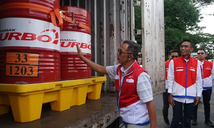 Foto: Ribuan orang yang hadir dalam syukuran pelantikan Anggota MPR/DPR dr Sofyan Tan di Sunggal, Deli Serdang, Selasa (12/11).(Istimewa)