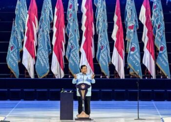 Prabowo: Menteri Kalau Mau ke Luar Negeri Pakai Uang Sendiri!