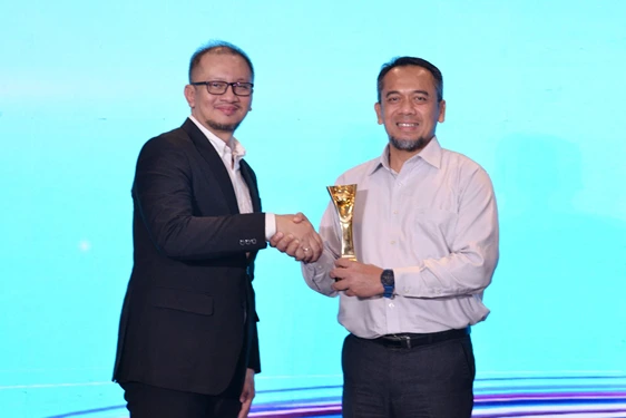 Foto: Atas upaya dan kinerja positif dalam membangun strategi pemasaran produk gas bumi secara global serta terus menciptakan lingkungan industri yang kolaboratif, PGN sukses meraih 2 Penganugerahan Penghargaan BUMN Branding & Marketing Award 2024 Tahun ke – 12 pada Kamis (14/11/2024).(Dok:PGN)