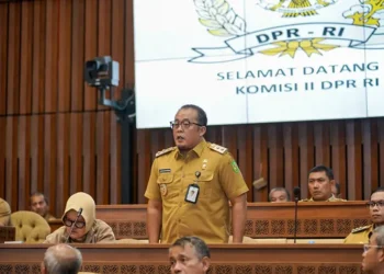 Foto: Plt Wali Kota Hadiri Raker dan RDP Persiapan Pilkada Serentak 2024 3