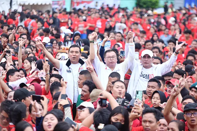 Foto: Puluhan Ribu Generasi Muda Sahabat Sofyan Tan Bangun Pagi untuk Edy-Hasan No 2 1