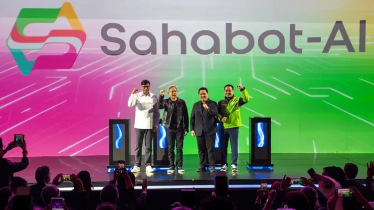 Foto: (ki-ka): Vikram Sinha, President Director and CEO Indosat Ooredoo Hutchison, Jensen Huang, NVIDIA founder and CEO, Erick Thohir, Menteri BUMN RI dan Patrick Walujo, Direktur Utama GoTo saat peluncuran Sahabat-AI, LLM Open-Source berbahasa Indonesia yang diadakan di Jakarta, Kamis (14/11).(Dok:Indosat)