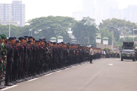 Foto: Sebanyak 1.904 personel gabungan dikerahkan untuk mengamankan reuni aksi 411 yang digelar sejumlah ormas Islam, Senin (4/11) ini.