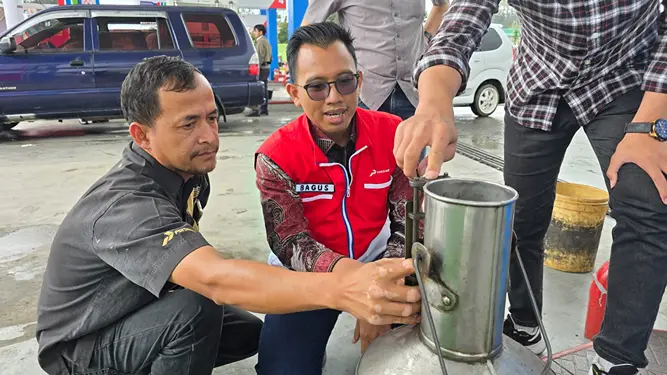 Foto: Pertamina Patra Niaga Regional Sumatera Bagian Utara menggelar inspeksi mendadak (sidak) ke sejumlah Stasiun Pengisian Bahan Bakar Umum (SPBU) dan Pangkalan LPG 3 Kg di beberapa kota di Sumatera Utara.(Dok:Pertamina Sumbagut)
