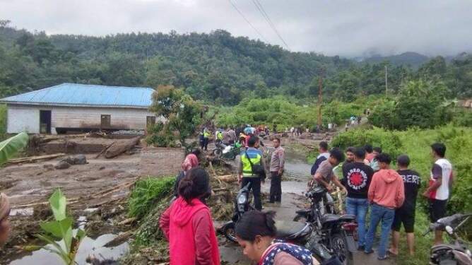 Foto: Bandang yang terjadi di Desa Martelu, Kecamatan Sibolangit, Kabupaten Deli Serdang, Sabtu (23/11/2024).