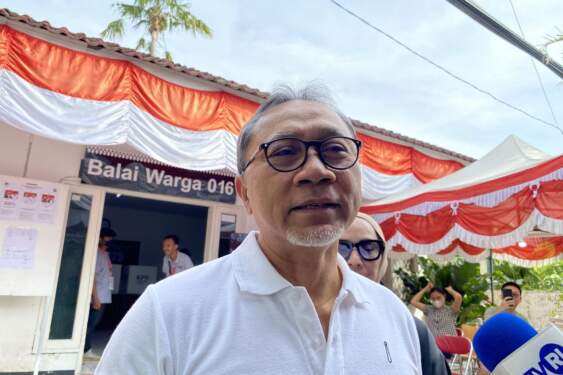 Foto: Zulhas minta masyarakat tak khawatir stok pangan jelang akhir tahun.