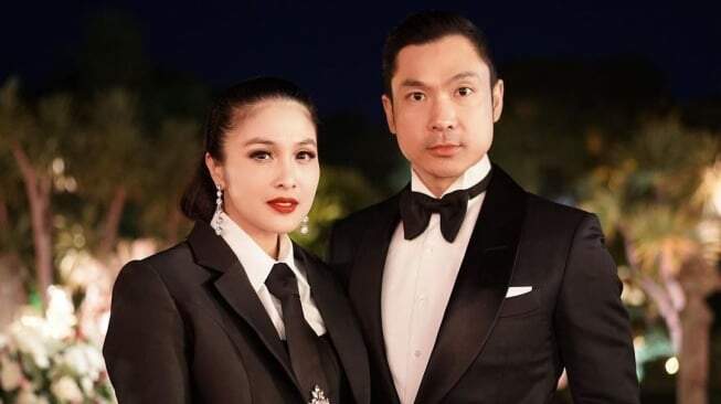 Foto: Harvey Moeis dan Sandra Dewi.