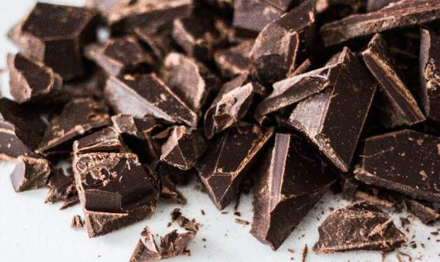 Foto: Cokelat hitam.
