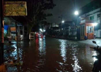 Medan Johor Tergenang Air Setinggi Pinggang Orang Dewasa