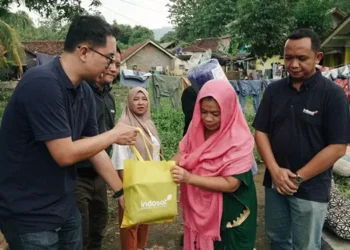 Foto: Bencana Alam di Sukabumi, Indosat Salurkan Bantuan Kemanusiaan 4