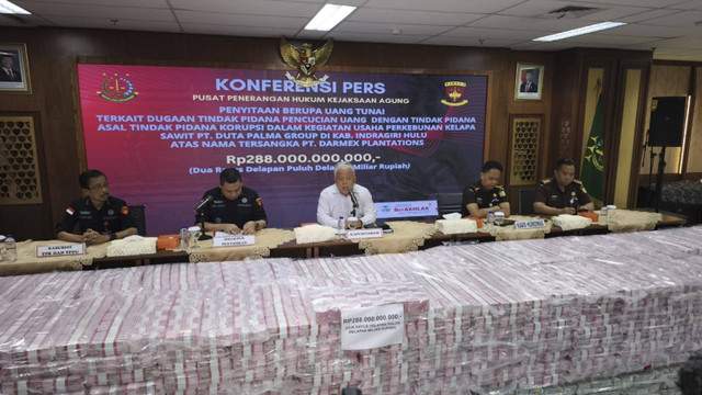Foto: Barang bukti sitaan kasus TPPU PT Darmex Plantation di Gedung Kejaksaan Agung.