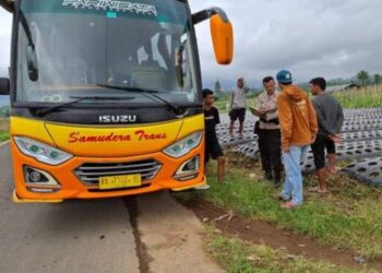 Ikuti Google Maps, Bus Angkut 30 Pendaki Nyasar ke Kuburan