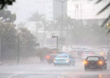 Cuaca Hari Ini:  Awas Hujan Disertai Petir!