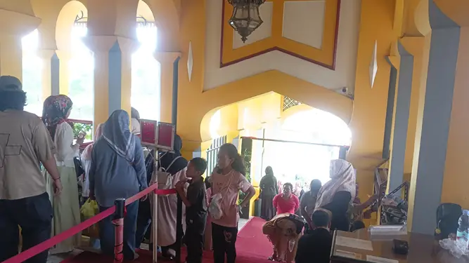 Keramaian terlihat di beberapa tempat wisata dan bersejarah di Kota Medan saat libur Natal 2024 dan menyambut Tahun Baru 2025.(Istimewa)