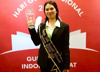 Foto: Kepala SMK Sultan Iskandar Muda, Melda Susanti Sihite Kepala SMK Inovatif Terfavorit Tingkat Nasional 2