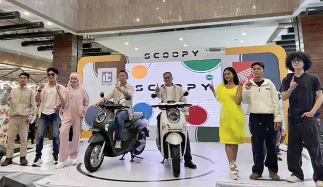 Foto: PT Indako Trading Coy bersama PT Astra Honda Motor (AHM) resmi menghadirkan generasi terbaru dari salah satu skutik terlarisnya New Honda Scoopy, Minggu (08/12/2024)
.(Istimewa)
