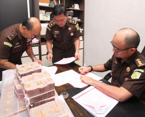 Foto: Jaksa terima pengembalian Rp3,71 miliar dugaan korupsi di Kualanamu.