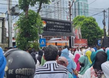 Kantor KPU Medan Kembali Dikepung Massa, Ini Tuntutannya