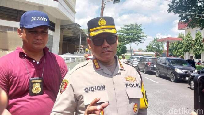Foto: Kapolrestabes Medan Kombes Gidion Arif Setyawan didampingi Kasat Reskrim Kompol Jama Kita Purba.