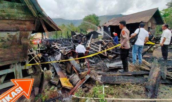 Foto: Tim Inafis Polres Samosir melakukan olah TKP.
