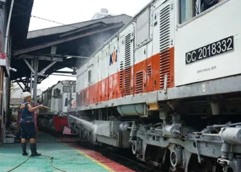 Foto: KAI Sumut Pastikan Kesiapan Lokomotif dan Kereta pada Libur Nataru 2024/2025 3
