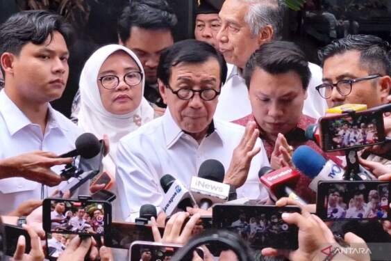 Foto: KPK periksa eks Menkumham Yasonna Laoly soal Harun Masiku.